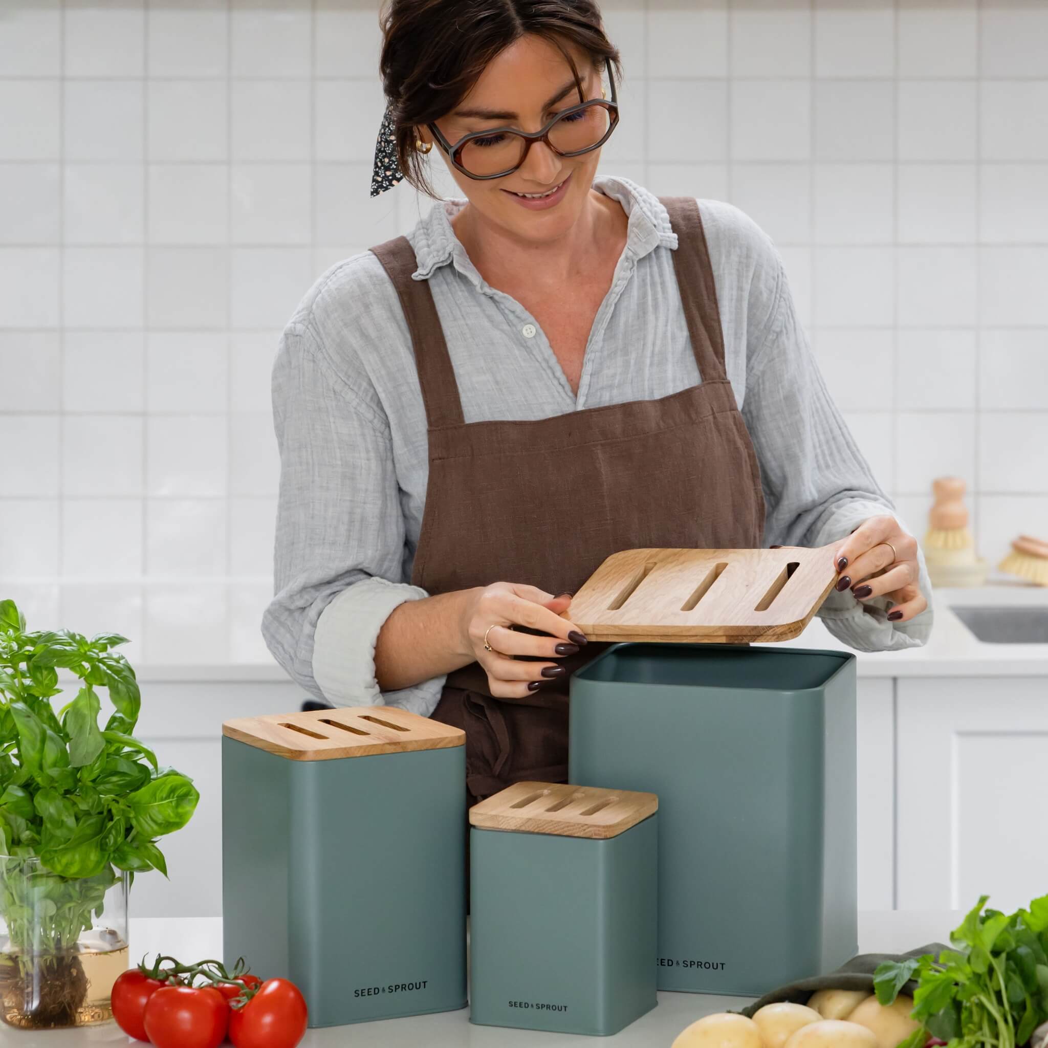 Kitchen-organisation-tins-for-pantry