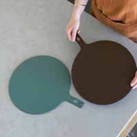 Round-wooden-chopping-board-kitchen-use