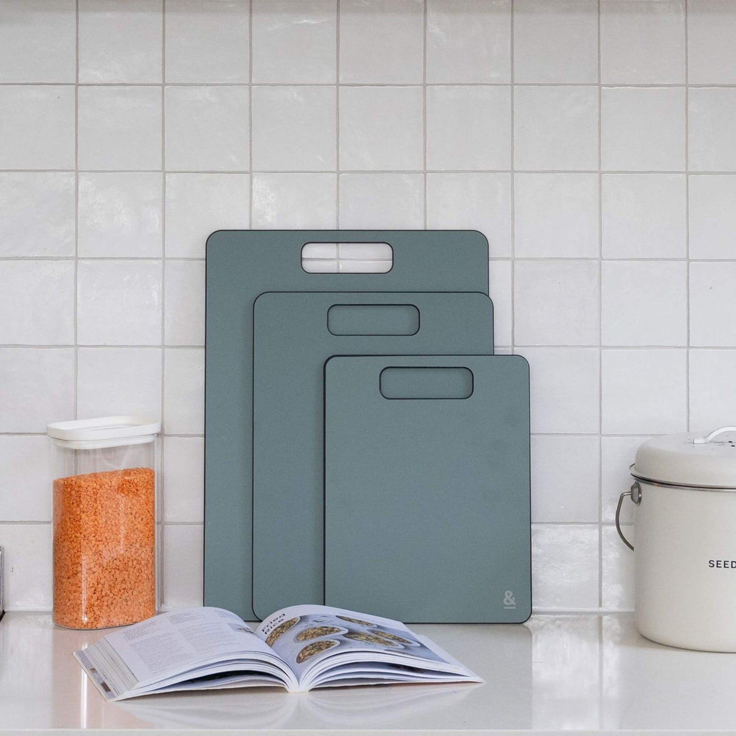 Trio-of-eucalyptus-tone-wooden-chopping-boards-in-multiple-sizes
