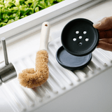 bar container with drain