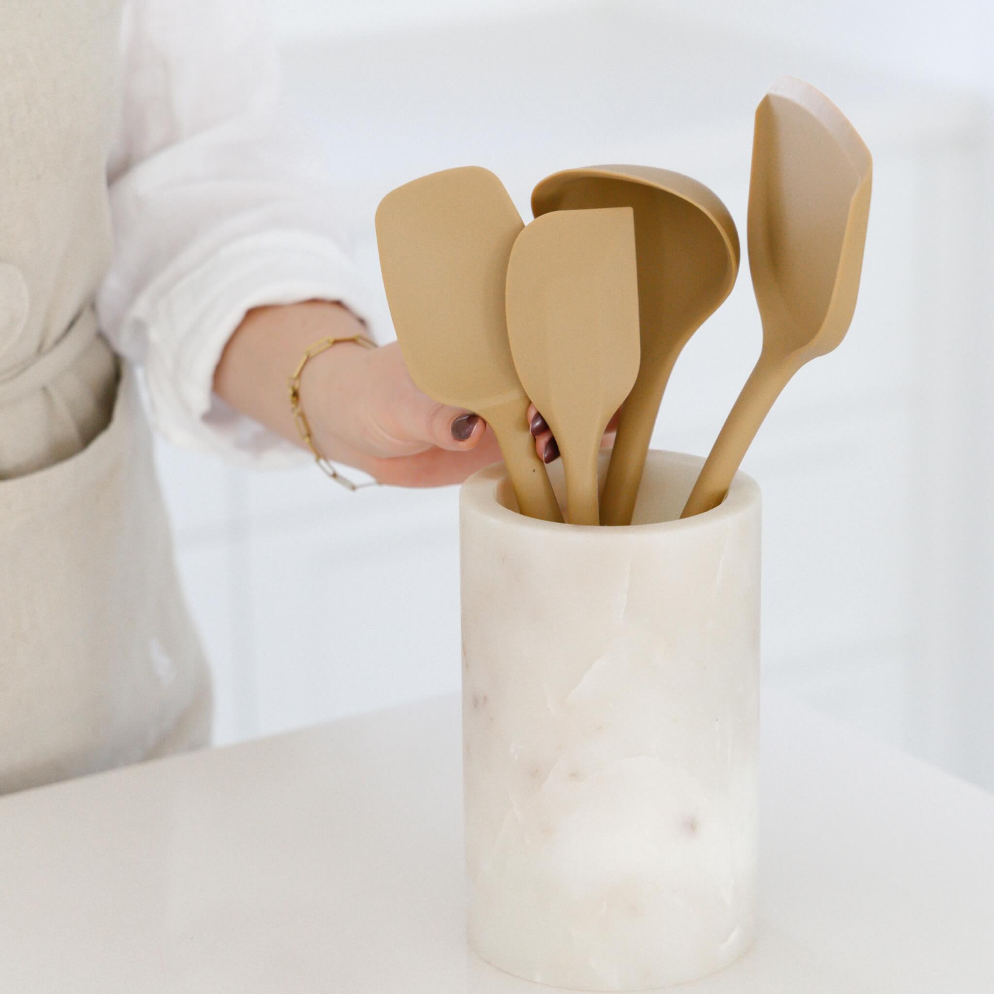 Tips for Maintaining a Silicone Spatula: Essential Care Hacks